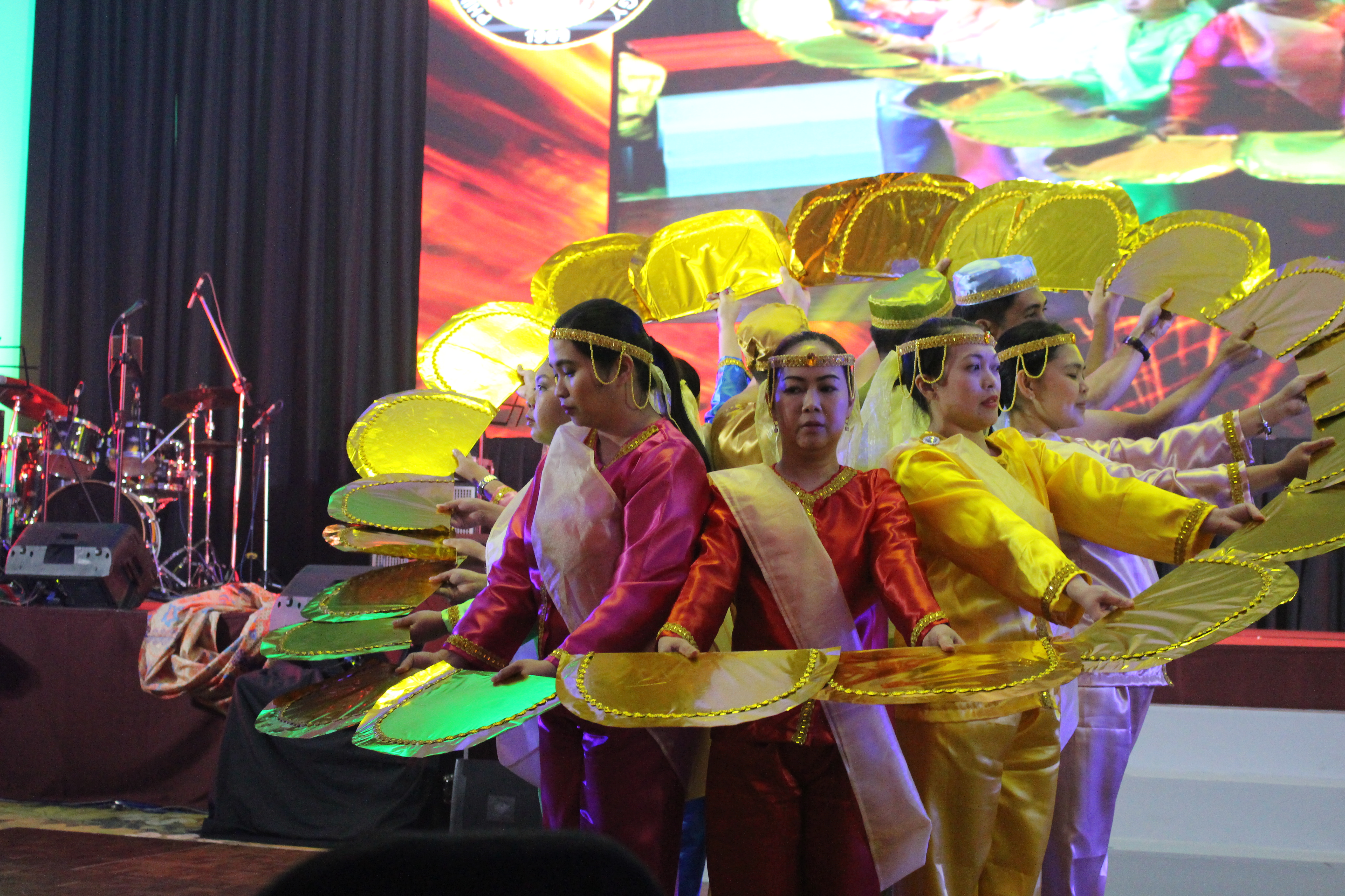 Local entertainment, colorful dancers